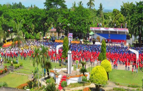 6T people form Iloilo’s ‘biggest human PH flag’