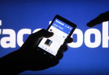 Teen reports Facebook basher to policemen