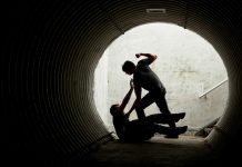 Pa, son fight in Alta Tierra