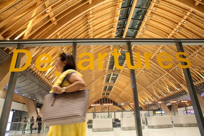 cobonpue-designed-cebu-airport-2