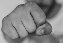Jeepney driver punched