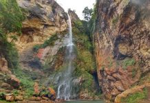 Road to Binalbagan falls under construction
