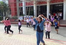 QUAKE JOLTS ILOILO, ANTIQUE UNCANNY COINCIDENCE. Antique provincial government employees rush out of the capitol in the municipality of San Jose. An hour after an earthquake struck the province yesterday (Nov. 5, 2018), Antiqueños took part in a scheduled fourth quarter nationwide simultaneous earthquake drill with San Jose as the ceremonial site in Western Visayas. TWV, PIA-ANTIQUE