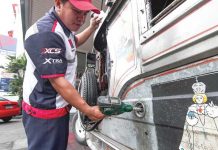 Jeepney drivers, operators feel pinch of oil price hike