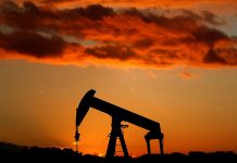 Gushing profits for oil majors on crude price