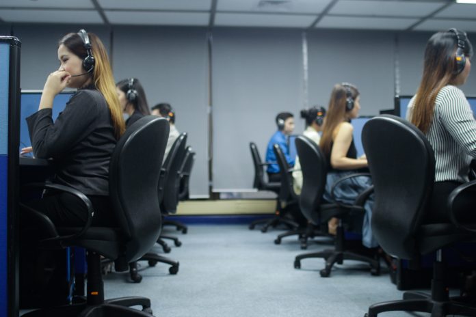 Filipino business process outsourcing employees