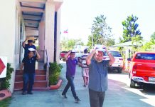 DPWH monitors safety of roads, public bldgs Antique District Engineer Joselito Antonio leads Department of Public Works and Highways employees during a recent nationwide simultaneous earthquake drill. DPWH PHOTO