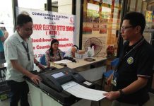Comelec demos how vote machine works