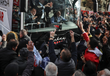 Turkish voters go to polls in critical municipal elections