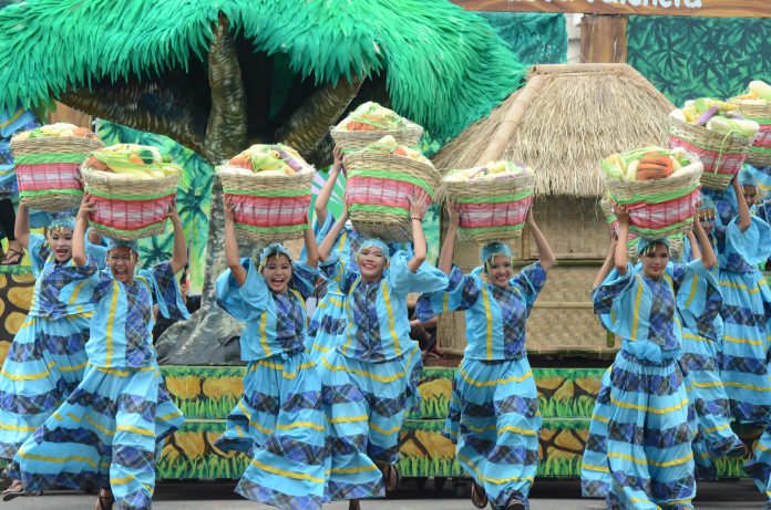 Hubon Binagtong sang Manggahan performs during the Kasadyahan cultural presentation of Iloilo City’s Dinagyang Festival 2017.