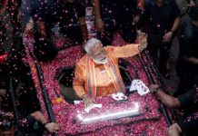 BJP takes early lead in India