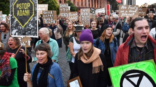 Australia approves coal project