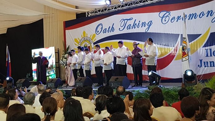 Eduardo Peñaredondo and Councilor Lyndon Acap Oath taking ceremony of the newly-elected councilors of Iloilo City administered by Supreme Court Associate Justice Francis Jardeleza at Iloilo Convention Center. PN PHOTO