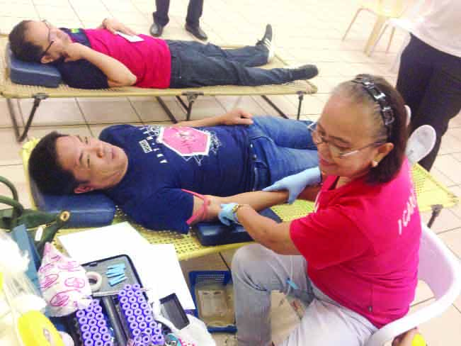 There were 17 successful blood donors out of 30 who participated in the bloodletting event.