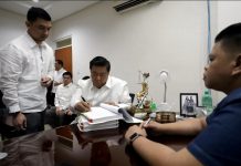 Drilon files new libel charges vs critic over YouTube videos Senate Minority Leader Franklin Drilon of Iloilo again files criminal raps for four counts of cyberlibel before the Pasay City Prosecutor’s Office against a former Iloilo provincial administrator who was earlier sentenced by the Pasay Regional Trial Court Branch 118 to four years and two months imprisonment over libelous social media posts. PHOTO BY JOSEPH VIDAL/PRIB
