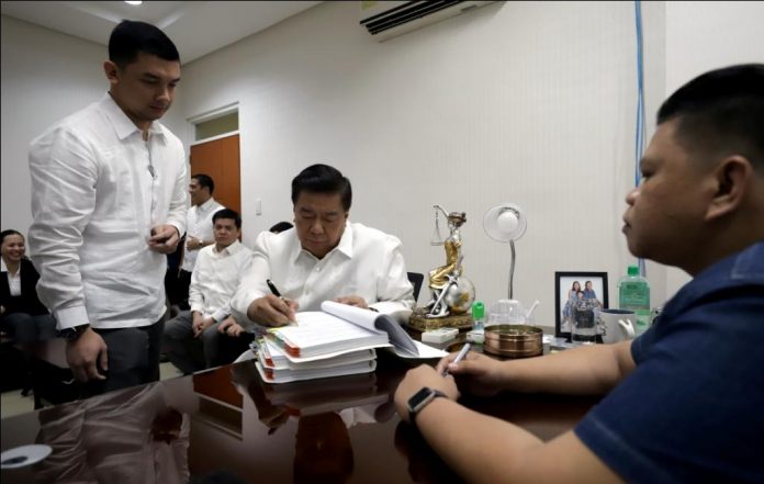 Franklin Drilon Cyberlibel Senate Minority Leader Franklin Drilon of Iloilo again files criminal raps for four counts of cyberlibel before the Pasay City Prosecutor’s Office against a former Iloilo provincial administrator who was earlier sentenced by the Pasay Regional Trial Court Branch 118 to four years and two months imprisonment over libelous social media posts. PHOTO BY JOSEPH VIDAL/PRIB