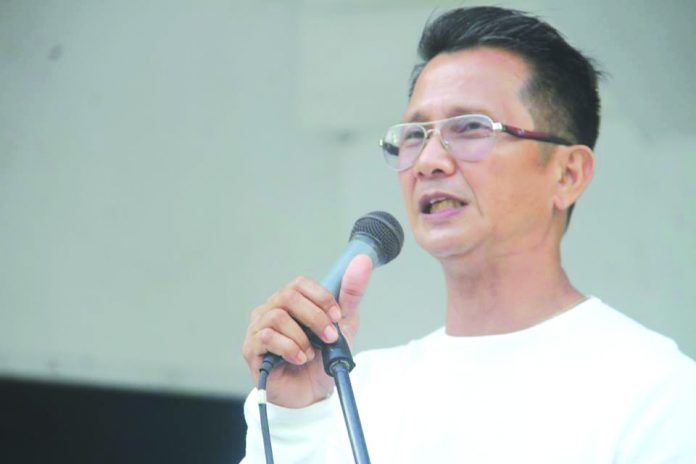 Janiuay, Iloilo’s former mayor Jose “Jojo” De Paula With her daughter’s untimely demise, Janiuay, Iloilo’s former mayor Jose “Jojo” De Paula hopes for a medical discovery that will put an end to dengue. CONTRIBUTED PHOTO