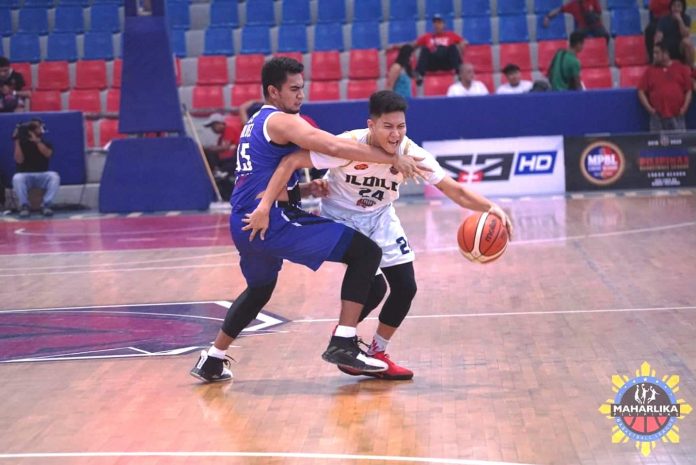 Jessiery Pedrosa Jessiery Pedrosa of Iloilo United Royals is hacked in the neck by the defense of Cebu Sharks’ Flet Galvez. MPBL PHOTO