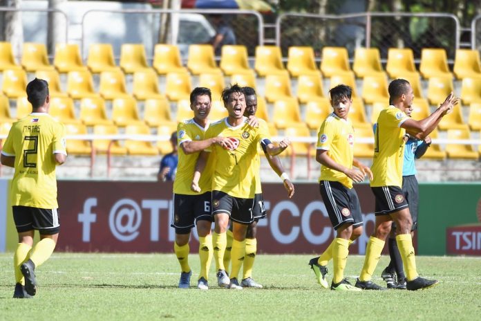 Ilonggo Jovin Bedic of Kaya Futbol Club Iloilo celebrates after scoring a goal early in the match against Ceres Negros FC. The Ilonggos, however, could not complete the win with Bienvenido Marañon scoring back-to-back hits for the Busmen.