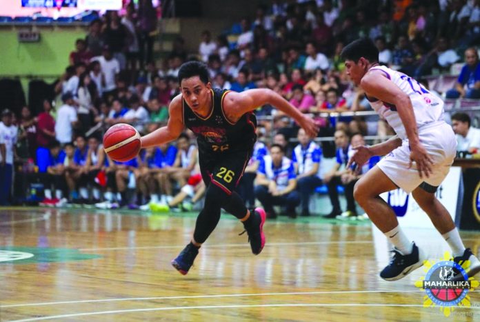 Mark Tallo Bacolod Master Sardines’ Mark Tallo eludes his San Juan Knights defenders for an inside drive. MPBL
