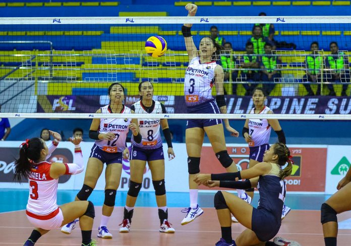 Mika Reyes Petron Blaze Spikers’ Mika Reyes catches Cignal HD Spikers’ defense napping with a drop hit. PSL