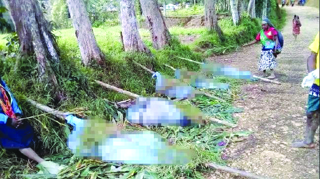 Papua New Guinea tribal massacre Women, some pregnant, and children killed in tribal massacre in Papua New Guinea. PILLS PIMUA KOLO VIA NEWS.COM.AU