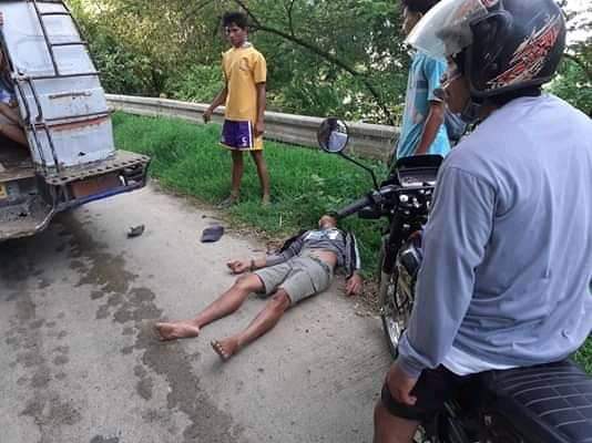 Reynaldo Camral Reynaldo Camral lies lifeless on the ground after falling from the roof of a public utility jeepney on July 11. KISS FM 96.3 LEON