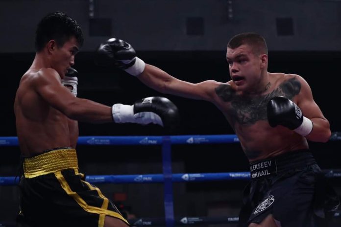 Roldan Aldea Negrense Roldan Aldea evades the punch from Mikhail Alexeev. RCC BOXING PROMOTIONS