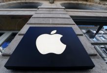 Apple faces probe over unfair competition in Russia