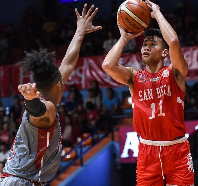 Ilonggo Clint Doliguez of San Beda University Red Lions scores over a defender. TIEBREAKER TIMES PHOTO
