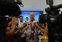 Gov’t not rushing martial law in Negros Oriental NOT AT THIS TIME. “Ako, as of now, hindi ko nakikita na kailangan eh. But let us wait for the recommendation,” says Defense secretary Delfin Lorenzana when asked by reporters in Iloilo about a possible declaration of martial law in Negros Oriental due to a spate of killings. Lorenzana led the inauguration of a multimillion-peso evacuation center in Zarraga, Iloilo yesterday, Aug, 2, 2019. IAN PAUL CORDERO/PN