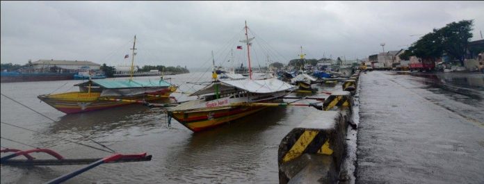 GROUNDED BOATS. These motorboats are plying the Iloilo-Guimaras route. They have been grounded by the Maritime Industry Authority following the capsizing of three boats in the Iloilo Strait. The agency has ordered a thorough safety standards evaluation. IAN PAUL CORDERO