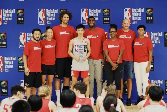Harold Alarcon Negrense Harold Alarcon received his Boys All Stars Games MVP while being flanked by NBA players Robin Lopez of Milwuakee Bucks and Kevon Looney of the Golden State Warriors. NBA PHOTO