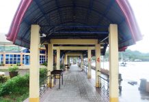 Allow Iloilo-Guimaras boats to sail, Du30 urged Jordan Wharf in Guimaras was left empty after motorboat trips were cancelled due to the bad weather conditon and the capsizing of the 3 motorbancas on Saturday, August 3. All trips between Iloilo City and Guimaras are still suspended until further notice according to Philippine Coast Guard. Photo from All About Guimaras Facebook