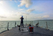 COASTGUARD FACES PROBE: Duterte may visit victims of sea tragedy SEARCH FOR SURVIVORS. Onboard BRP Alfredo Pecson, a Philippine Navy personnel scans the vast expanse of the Iloilo Strait in the hope of finding more survivors from Saturday’s (Aug. 3, 2019) capsizing of three motorboats hit by a squall. Twenty-eight persons have so far been confirmed to have drowned. IAN PAUL CORDERO/PN