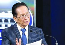 Presidential Spokesman Salvador Panelo says the unannounced passage of Chinese warships in the Philippine waters is an “issue” for President Rodrigo Duterte. PCOO