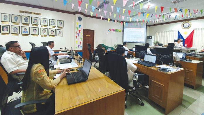 The Sangguniang Bayan (SB) members of Kalibo are undergoing assessment and awareness training under the auspices of the Development Academy of the Philippines. This is in preparation for the SB’s application for International Standardization Organization certification. JUN AGUIRRE