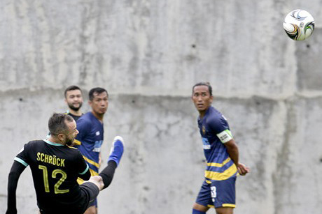 Ceres-Negros FC’s Stephan Schrock attempts a goal with a right foot. PFL PHOTO