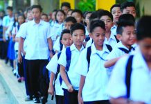 Antique cops to Reds: Stop recruiting minors Youth are the target recruits of communist terrorist groups as they are idealistic, vulnerable to radicalism and easy to train, according to the Philippine Army. RAPPLER