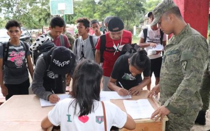 Youth Leadership Summit Students of Toboso National High School in Negros Occidental sign up for the Youth Leadership Summit organized by the 79th Infantry Battalion, covering the northern portion of the province, earlier this month. The activity, which is part of the Philippine Army’s Community Support Program, was attended by 75 participants. PHOTO COURTESY OF 79TH INFANTRY BATTALION, PHILIPPINE ARMY
