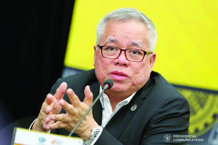 Finance secretary Carlos Dominguez III. PCOO Trade Secretary Ramon Lopez. PCOO