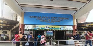 Local and international tourists going to Boracay Island in Malay, Aklan were urged not to bring canned or processed meat products as a measure to prevent the entry of African Swine Fever in the province. Jun Aguirre/PN