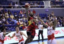 San Miguel Beermen’s Dezmine Wells stretches for a layup. PBA PHOTO