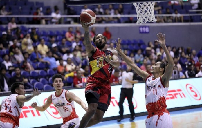 San Miguel Beermen’s Dezmine Wells stretches for a layup. PBA PHOTO