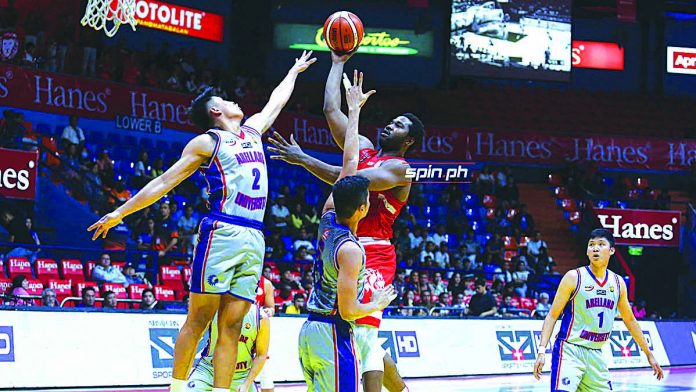 Donald Tankoua Donald Tankoua comes up with crucial hits in San Beda University Red Lions’ win over Arellano University Chiefs. SPIN.PH PHOTO