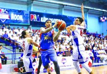 Marinerong Pilipino Skippers’ Eliud Poligrates goes for an inside basket. PBA PHOTO