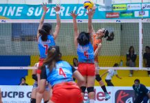 Ilongga Fiola Ceballos of Generika-Ayala Lifesavers scores over Ivy Remulla and Rhea Ramirez of Marinerang Pilipina Lady Skippers. PSL PHOTO