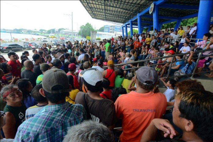 Sidewalk vendors SIDELINED SIDEWALK VENDORS. Facing imminent displacement, hundreds of sidewalk vendors hold a meeting at the Iloilo City Freedom Grandstand. The city’s roads and sidewalks are being cleared of obstructions. Will they hold a protest rally? They have until this Sunday, Sept. 15, 2019, to leave their area. IAN PAUL CORDERO/PN