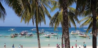 Tourists are seen in Boracay Island, Malay. Aklan. Recently, the municipal police station urged tourists in this world-famous island to be vigilant in the upcoming surge of holidaymakers. PN FILE PHOTO