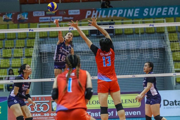 Cherry Rondina Cherry Rondina of Petron Blaze Spikers easily scores against the defense of the Marinerang Pilipina Lady Skippers. PSL PHOTO